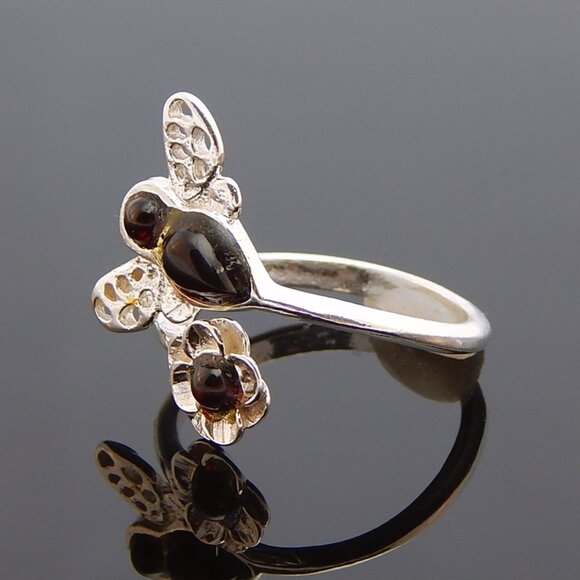 Natural Baltic Cherry Amber Bumble Bee and Flower Ring in 925 Sterling Silver - Picture 3 of 4